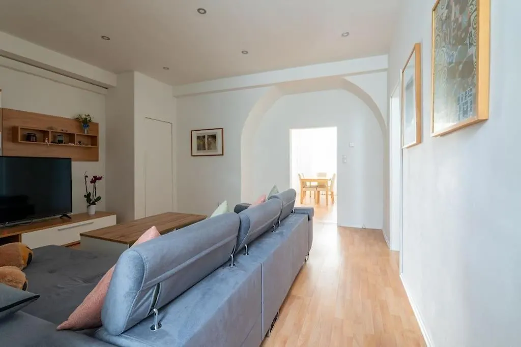 Spacious Belvedere Apartment Vienna 0*,