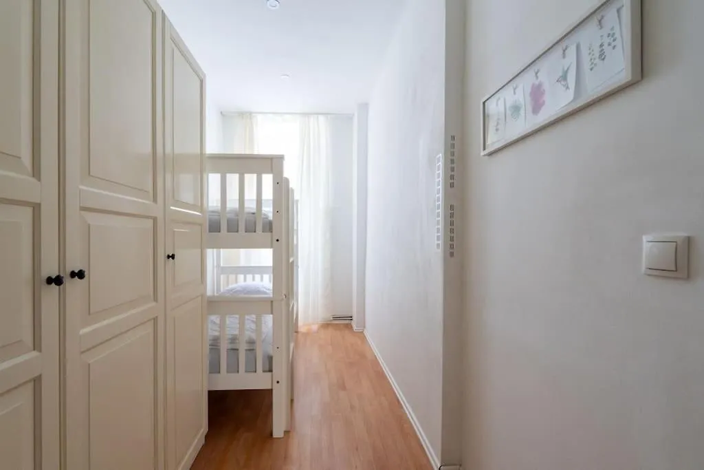 Spacious Belvedere Apartment Vienna